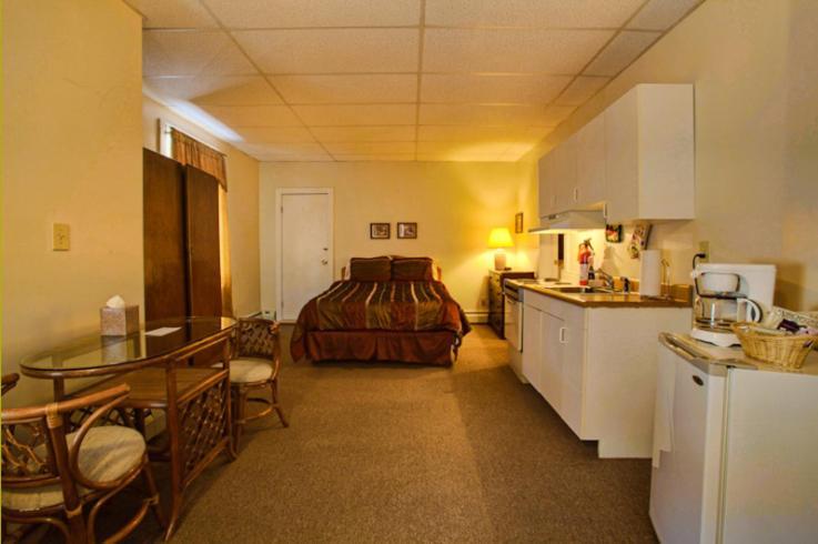 Suites On Main Margaretville Room photo